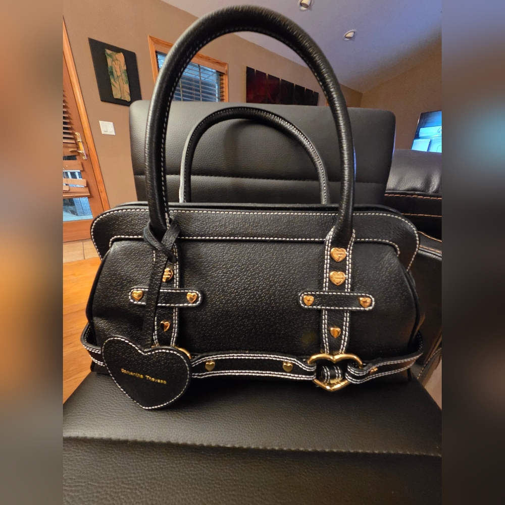 Authentic Samantha Thavasa Leather Tote Bag with Heart Motif and Mirror, Black